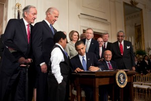 Obama_signs_health_care-20100323