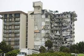 pic of Surfside, Florida condo building, showing collapse